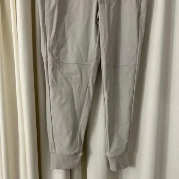 Athleta Headlands Hybrid Trek Joggers. Size 10 Petite 10p - Picture 4 of 4